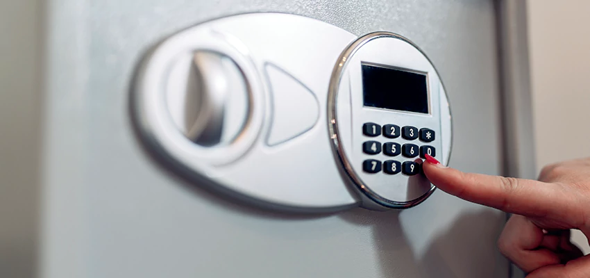 Jewelry Safe Cracking in Reedley, California