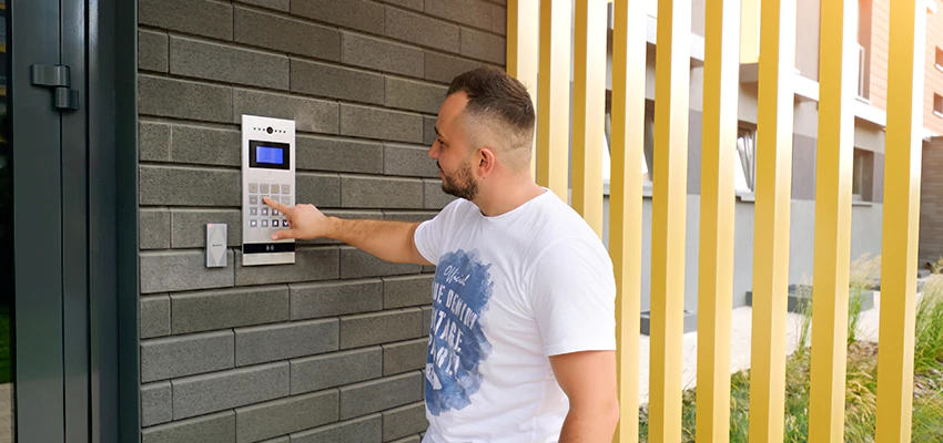 Locksmith Company For Smart Lock System Installation in Reedley, California